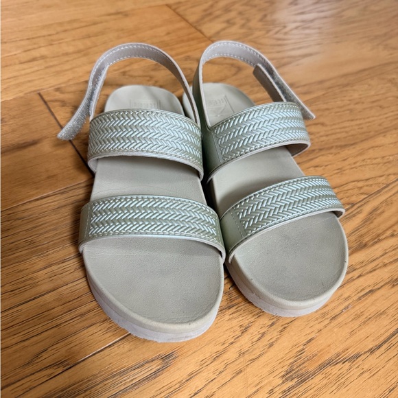 Reef Other - Reef girls size 3 sandals. Excellent condition.